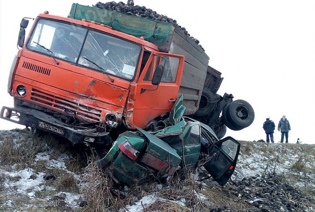 Водитель десятки погиб, врезавшись в КАМАЗ в Ромодановском районе