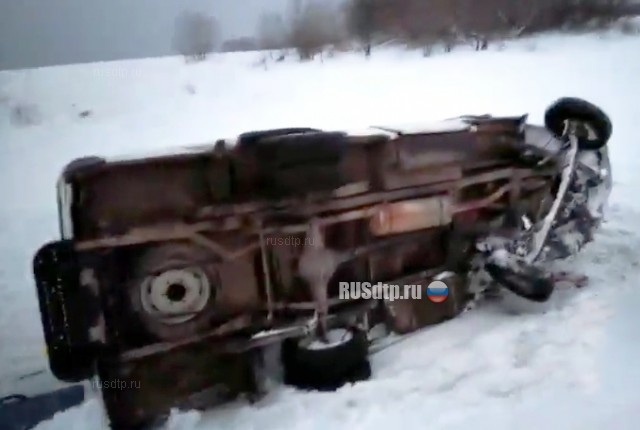 16 человек пострадали в ДТП с участием микроавтобуса в Кузбассе