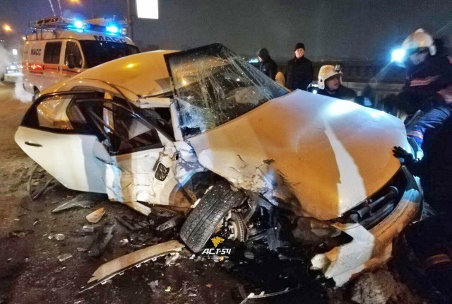 25-летний водитель совершил массовое ДТП на Октябрьском мосту в Новосибирске