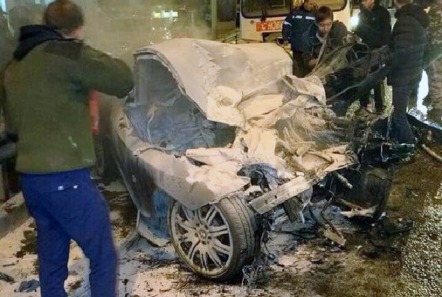 В Краснодаре при столкновении с автобусом погиб водитель BMW Z4