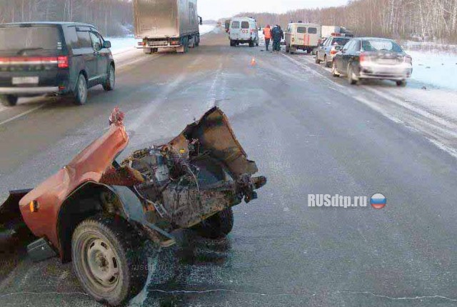 Три пассажира ВАЗа погибли под встречной фурой на трассе Челябинск – Новосибирск