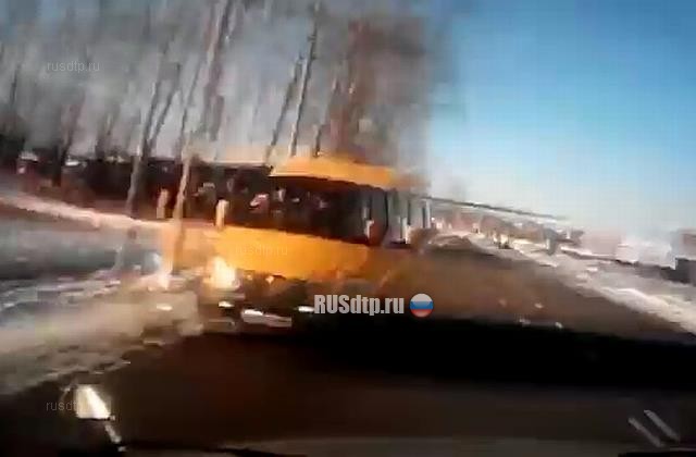 Авария в Шимановске попала в объектив видеорегистратора