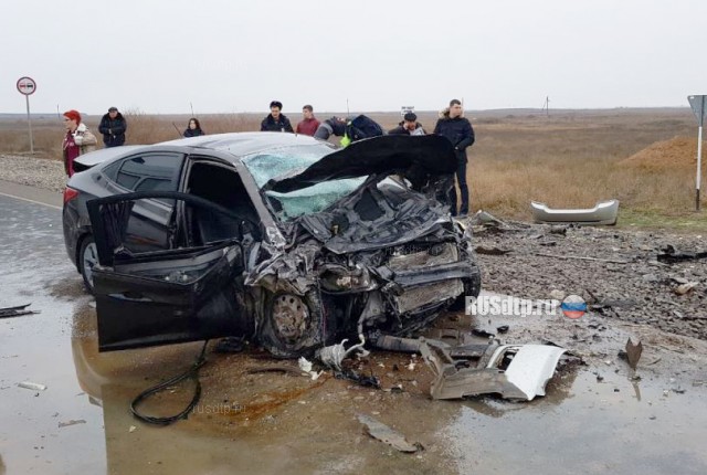 Шесть человек погибли в крупном ДТП на трассе «Астрахань &#8212; Махачкала»