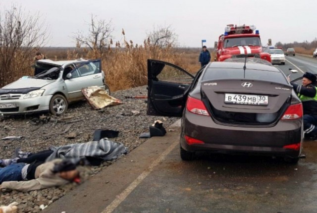 Шесть человек погибли в крупном ДТП на трассе «Астрахань - Махачкала»