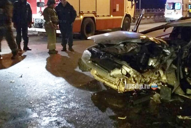 ВАЗ-2115 врезался в разделительное ограждение на Загородном шоссе в Оренбурге