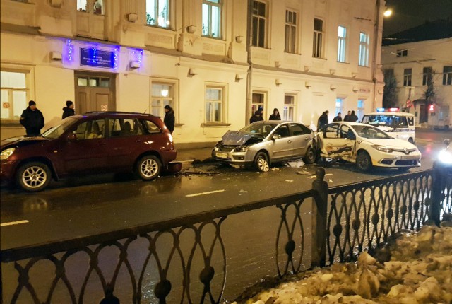 Массовое ДТП произошло 15 декабря на проспекте Мира в Костроме