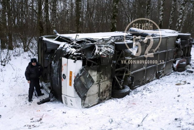 Один человек погиб и 9 пострадали в ДТП с участием автобуса и грузовика в Нижегородской области