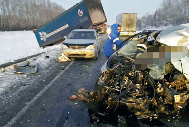 51-летний мужчина за рулем «Toyota Mark II» погиб в ДТП в Болотинском районе