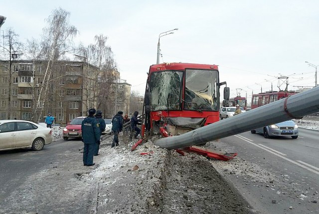 14 человек пострадали в ДТП с участием автобуса на проспекте Ямашева в Казани