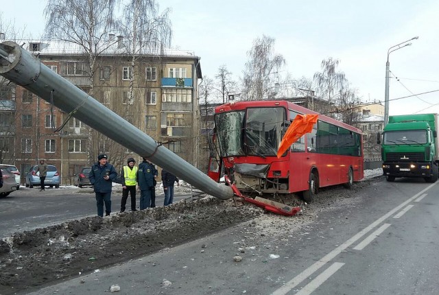 14 человек пострадали в ДТП с участием автобуса на проспекте Ямашева в Казани