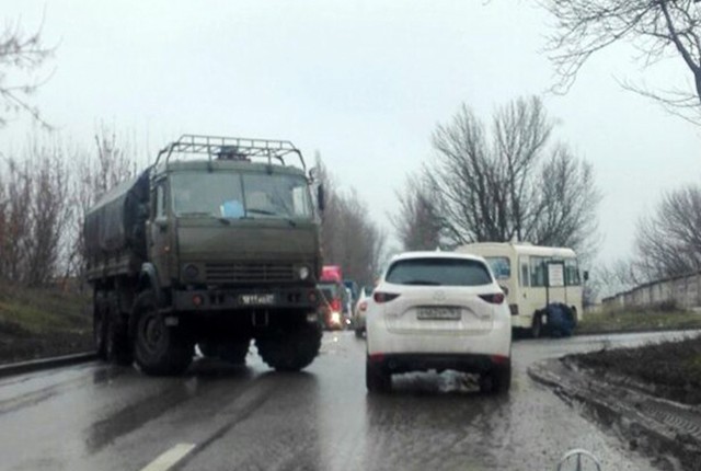 Четверо пострадали в ДТП с участием маршрутки и военного КАМАЗа в Ростове