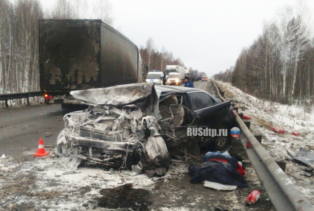Два человека погибли в массовом ДТП на трассе Екатеринбург – Тюмень
