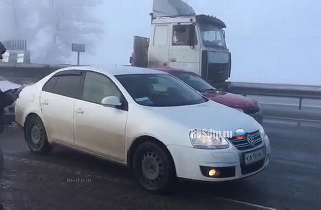 Около 15 автомобилей столкнулись на трассе М-4 «Дон» под Краснодаром