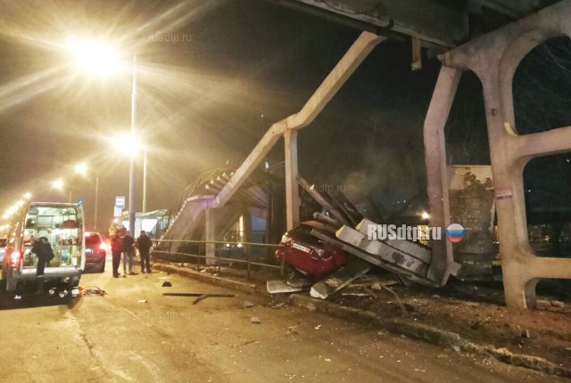 Во Владивостоке с водителя требуют 2,5 миллиона рублей за разрушенный виадук