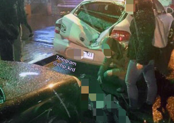 В Краснодаре парень упал с пятого этажа на припаркованную машину