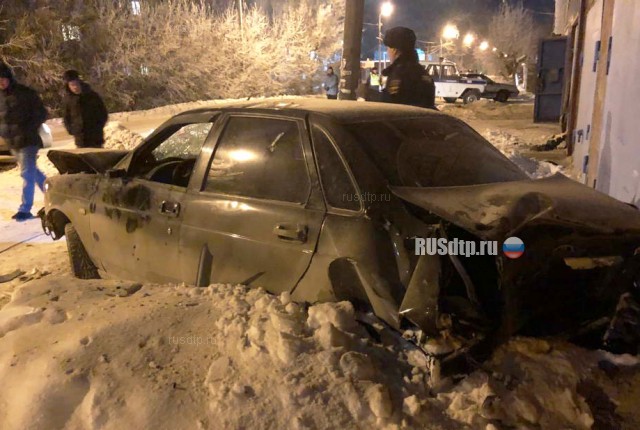 В Омске водитель насмерть сбил мужчину с ребенком и сбежал с места ДТП