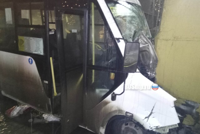 В Разани в ДТП с участием «маршрутки» и троллейбуса пострадали 9 человек