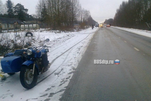 В Торжке трезвый мотоциклист насмерть сбил сидящую на дороге женщину