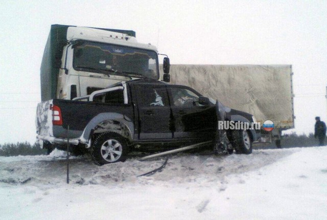 Водитель пикапа погиб в ДТП с грузовиком в Башкирии