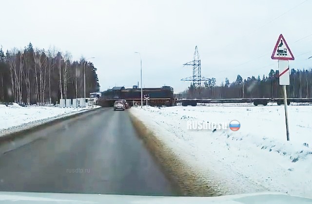 Столкновение тепловоза и грузовика в Нижегородской области зафиксировал видеорегистратор