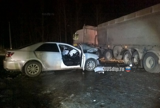 Пассажирка «Тойоты» погибла в ДТП с грузовиком на трассе Екатеринбург-Тюмень