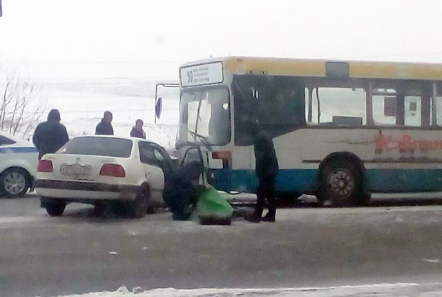 Водитель «Тойоты» погиб в ДТП с автобусом в Красноярске