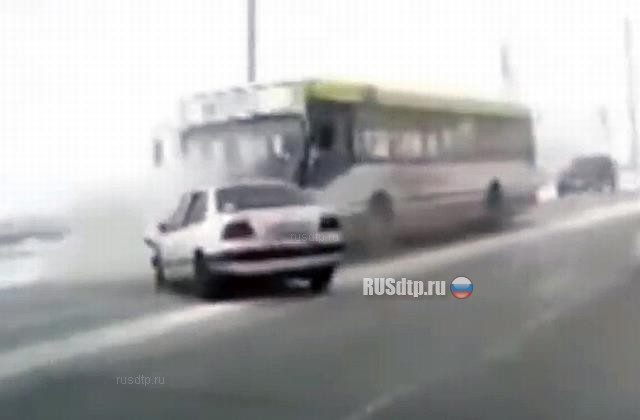 Водитель «Тойоты» погиб в ДТП с автобусом в Красноярске