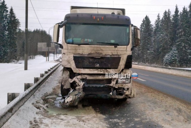 Мужчина лишился семьи в результате ДТП на трассе М-10 в Тверской области