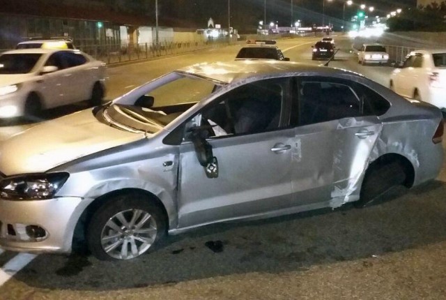 В Сочи в момент ДТП водителя и пассажира выбросило из салона автомобиля