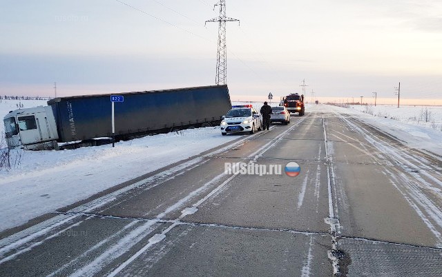 Автоледи погибла в ДТП с большегрузом на трассе Сургут-Салехард