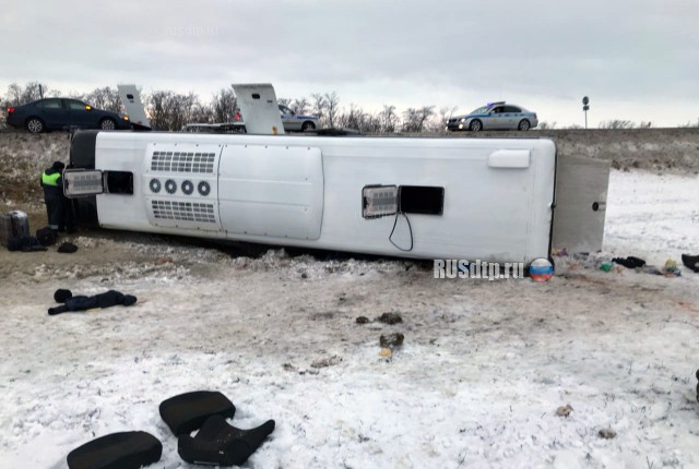 Пять человек погибли в ДТП с участием автобуса в Ростовской области