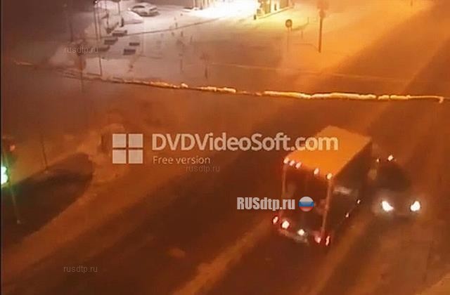Момент ДТП на Сигнальном проезде в Москве зафиксировала камера