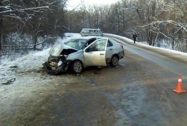 В Курской области столкнулись ВАЗ и «Datsun». Один погиб и трое пострадали
