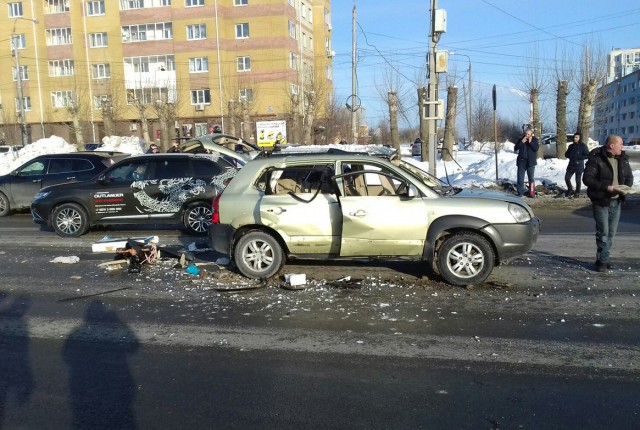 Автомобиль взорвался во время движения в Нижнем Новгороде