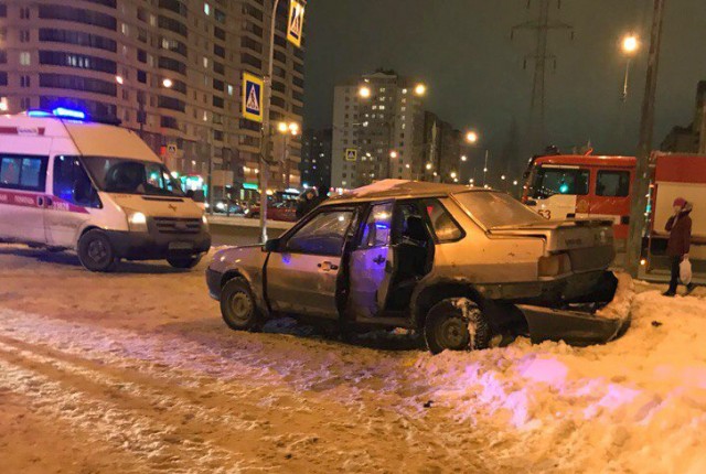 Двое детей тяжело пострадали в ДТП в Петербурге