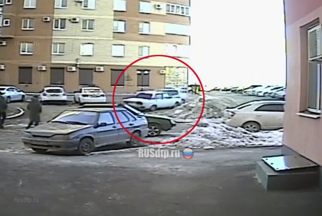 В Оренбурге автовладелец потребовал от автоледи 50 тысяч за ДТП, которое сам совершил