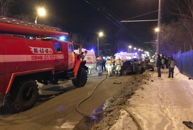 Два человека погибли в ДТП на улице Новоажимова в Ижевске