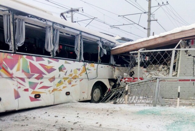 В Ленинградской области водитель ценой тяжелых травм спас пассажиров автобуса от гибели