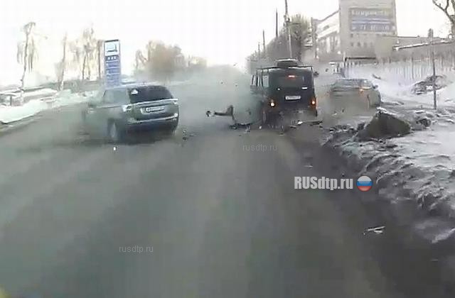 В Ульяновске лишенный прав водитель врезался в машину с детьми и сбежал с места ДТП
