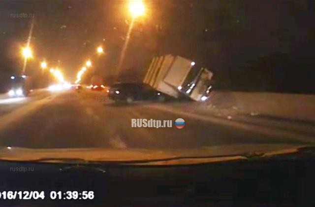 Четыре автомобиля столкнулись на Ленинградском шоссе под Зеленоградом