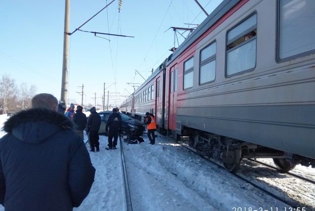 Мужчина погиб при столкновении автомобиля с поездом в Нижегородской области