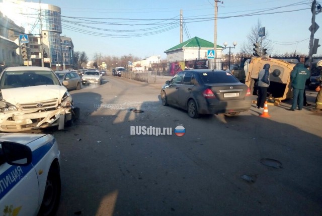 Пять человек пострадали в ДТП с участием «маршрутки» и легкового автомобиля в Астрахани