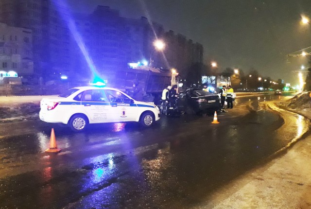 Два человека погибли в ДТП со снегоуборочной машиной в Ярославле