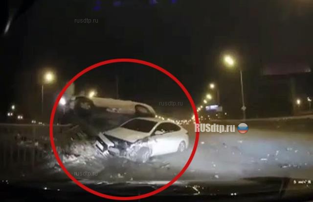 Жесткое ДТП на проспекте Победы в Казани запечатлел видеорегистратор