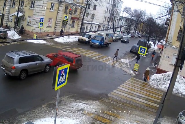 Массовое ДТП на перекрестке Республиканская &#8212; Свердлова в Ярославле попало на видео