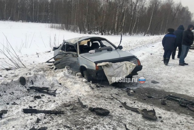 Женщина погибла при столкновении ВАЗ-21099 и KIA Ceed под Томском