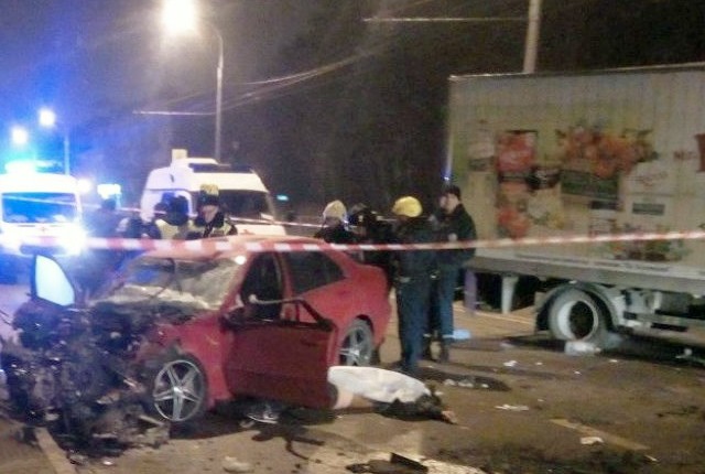 Водитель «Мерседеса» погиб в ДТП в Краснодаре