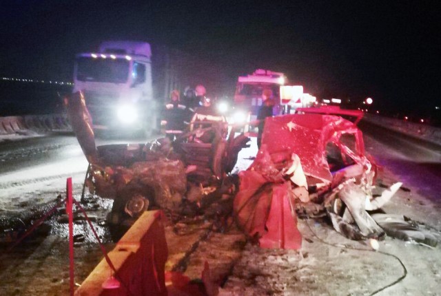 Автобус с детьми попал в смертельное ДТП на Московском шоссе в Петербурге