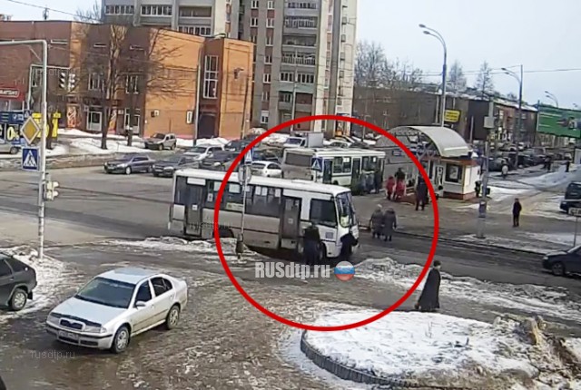 В Рыбинске момент наезда автобуса на пешехода запечатлела камера