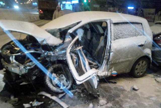 Не имевший прав водитель «Chery» погиб в массовом ДТП в омске
